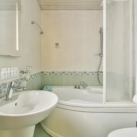3br With Parking And Wifi Apartment